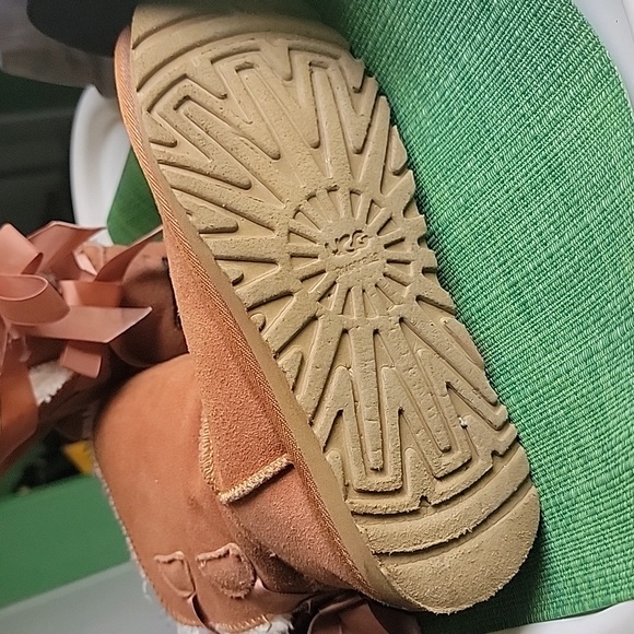 UGG Tan Suede Boots with Shearling - Picture 7 of 7